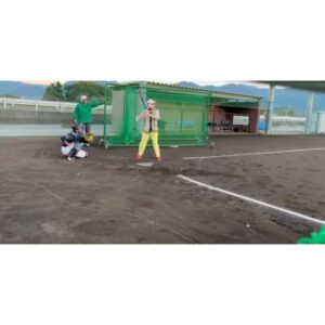 Yoshito Okubo Instagram - 3年連続Jリーグ得点王の
よっくんと一緒に甲府を旅しながら、部活に励む高校生をサプライズ訪問しました😊

サッカー部では
直接よっくんがフリーキックを伝授⚽️✨

女子硬式野球部では
2人で選手たちと真剣勝負！⚾️

部活っていいですね👍
高校生に戻ったような気分になって
逆に元気とパワーをいただきました😆🙏

ケーブルテレビでご覧ください😉

コネクト！
～元気と笑顔を届ける旅～
#1　甲府編
satonoka 4K
1月8日(月)19:00〜

#大久保嘉人
#吉田沙保里