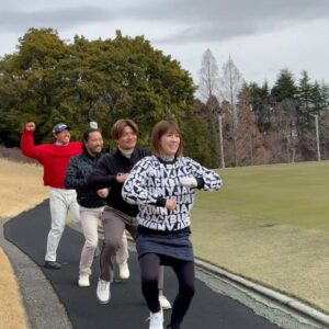 Yoshito Okubo Instagram - ❣️⛳️サザエでございます⛳️❣️
みんなでエンジョイゴルフ⛳️❣️😍

嘉人さん　@yoshito13 
沙保里さん @saori___yoshida 
陽介さん　@yosukee310 
そしてキャディさん🕊️
3人のご協力のおかげで
僕が今ハマっているサザエさん動画ができました🤣❣️
本当にありがとうございます✨😍
3人とも優しくてかっこよくて可愛くて素敵でした❤️🙈
まさかのクールな嘉人さんが1番やりきってて何度も見直して笑っています🤣🤣🤣❣️❣️❣️

そして最後、キャディさんのご協力もあり完璧に仕上がりました❣️😍🙈

今日中に投稿したくて焦って載せ方を間違えてしまったので、載せなおし🙇‍♂️🥺