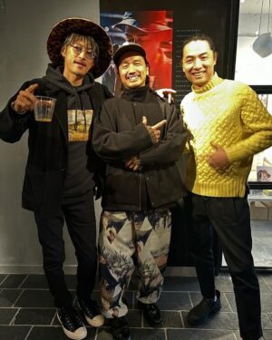 Yosuke Kubozuka Instagram - 昨日の陶展初日は関係者が驚くほどの熱気で、
"大盛況"な最高の幕開けになりました🎊
ご来場頂いた皆さん、
本当にありがとうございます😁
作品は先着販売で1/3くらいがすでに売約済みになりました。
12日までやってますので、お時間見つけて是非ご来場ください。

俺はあと1日くらいは行けるかなあ…