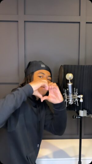 Young Dylan Instagram - Young Dyl-O #FamilyMatters #Freestyle 🔥🔥🔥☄️ #Annapolis #Maryland #Rapper #Actor 

“Ain’t nobody seeing me and you don’t get no free peeks 
Talk it like I live it hope the radio don’t bleep me 
Not the type to toot my horn but baby beep beep baby 
I just sent a card to my GG and My Titi 
They ain’t like the weather so they might be back in three weeks”