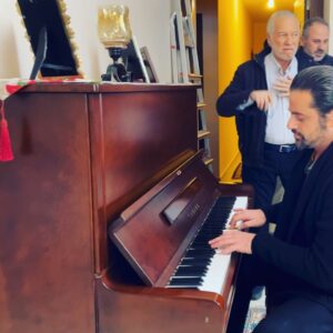 Youssef El Khal Instagram - ‏⁦🎹🎵❤️

‏⁦‪#y_y_k‬