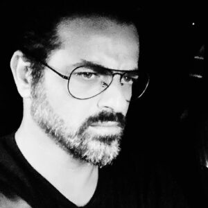Youssef El Khal Instagram - ‎‏النظر ليس حاسة..
‎‏إنه الثقة الوحيدة التي تخلق
‎‏المصداقية بين الإنسان و الموجودات
‎‏لكن عندما ترى ما لا يُرى بالنظر،
‎‏يكون الإيمان؛ و هذا ما العقل و القلب يُعَوِّلان عليه.. لأنه فقط في هذه اللحظة،
‎‏يولَد الشعور بالتوازن، الوصول الى النور و إلى النشوة المطلقة؛ الفرح و الحب. 
‎‏⁦‪#y_y_k‬⁩ ⁧‫#صلاة‬