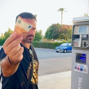Youssef El Khal Instagram - اللي بدّو عبّيلو يسجّل إسمو.
#لبنان ‏⁦‪#y_y_k‬