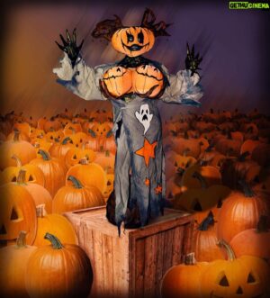 Yovska Instagram - 🎃😌 The GREAT Pumpkin has arrived 💅🏼🎃 
.
My outfit for the @bouletbrothersdragula premiere Episode!!! Made entirely by me with the exception of the neck corset and corset by @zombi3lee 
.
#art #drag #halloween #dragmonster #pumpkin #altdrag #dragcreature #fashion #costume #whimsical #fantasy #horror #photography #torontoartist #torontodrag #dragula #dragulatitans
