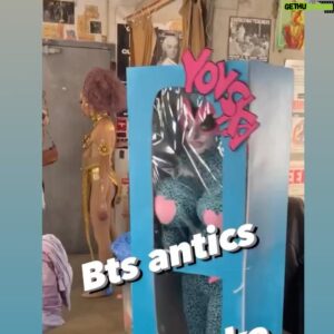 Yovska Instagram - 🫣Beanie Boobs? 🤭 🧸🎁
Slide to see me in action when I premiered this @poppartyto !!! 
.
#art #drag #dragcreature #cursed #weirdcore #dreamcore #beanieboo #beaniebaby #plushie #altdrag #clubkid #dragula  #rpdr #dragmonster #cursedimages