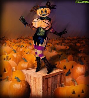 Yovska Instagram - 🎃😌 The GREAT Pumpkin has arrived 💅🏼🎃 
.
My outfit for the @bouletbrothersdragula premiere Episode!!! Made entirely by me with the exception of the neck corset and corset by @zombi3lee 
.
#art #drag #halloween #dragmonster #pumpkin #altdrag #dragcreature #fashion #costume #whimsical #fantasy #horror #photography #torontoartist #torontodrag #dragula #dragulatitans