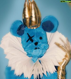Yovska Instagram - 🧸 💎 I’m in my playroom right now 🥺 Want to come join?🌠
.
Wishing you all a better 2022 put your New Years wish below.
.
.
#art #drag #altdrag #dragcreature #design #fashion #costume #teddybear #plush #plushie #dragula #dragmonster #lamasdraga #canadiandrag #torontodrag #clubkid #whimsical #fantasy #playroom #kawaii