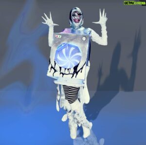 Yovska Instagram - 💦⚙️Toss your dirty shoes in my washing machine heart? 💙
.
Little outfit/number I made inspired by the Mitski song
.
.
#drag #washingmachine #altdrag #art #weirdcore #dreamcore #dragula #costume #photography #design #torontodrag #camp #canadiandrag #torontoartist #surreal #whimsical #weird #clubkid #avantgarde