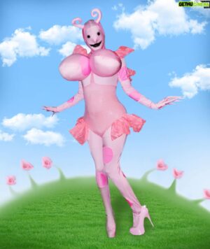 Yovska Instagram - 🐛Into the Thicc of it 🐛🫣 Hi it’s me, your friend Uniqua 💞
.
Lil number and look I made last year but didn’t get around to posting 🙈 enjoy!
.
#art #backyardigans #cursedimages #cursedmemes #dragcreature #dragula #yovska #uniqua #design #costume #fashion #photography #canadianartist #torontoartist #cosplay
