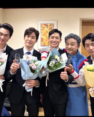 Yu Jun-sang Instagram - RUN

#뮤지컬 그날들 10주년 공연
#이정열#박정표#김산호#오종혁#유준상#경이로운 그날들