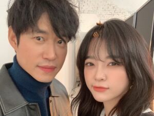 Yu Jun-sang Instagram - 우리 팀의 마스코트!!!
꼭 다시 만나🥰

@clean_0828 
@yujunsang1128 
#28일똑같네^^#귀염둥이
#경이로운소문2_카운터펀치 
#도하나#가모탁
#앨범 문