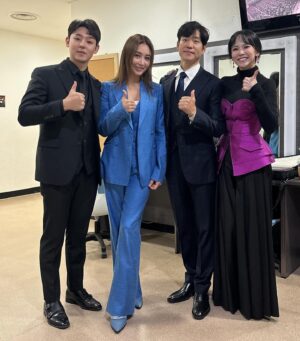 Yu Jun-sang Instagram - 너무 행복한 콘서트 .친구들도만나고
그리고 빅터를 만났다.
브랜든리 심포니 ost 콘서트 

#이성준작곡가 #브랜든리음악감독님#프랑켄슈타인ost
#옥주현#김지우#기세중#yujunsang #함께했던 친구들 그리고
#관객여러분 #고맙습니다^^