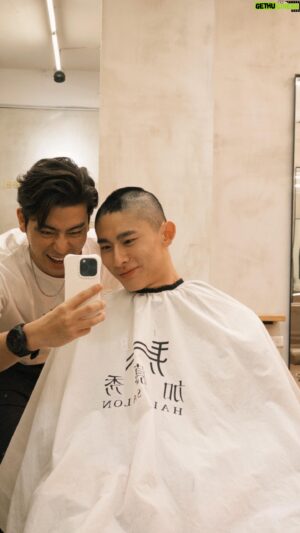 Yu-Tung Lin Instagram - 今天跳出歷史上的今天2023/02/22
是我們拍攝奇蹟前的合宿
而今天也是個重要的日子2024/02/22
就是幫你剃髮餞行
小鬼 當兵一切順利🪖