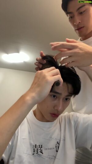 Yu-Tung Lin Instagram - ⁡
不知不覺又過了一年
還記得去年為你慶生的時後我們還在上表演課
到今年我們又一起經歷了好多
一起去過這麼多的地方
一起遇到一堆鳥事😝
一起看著沿途的風景
而你又長大一歲了
生日快樂🎂
祝你在新的一歲心想事成！
也希望你的品牌能順順利利的發展☺️
好好的把你正向的能量與信念傳達出去🌞
在未來發光發熱😊
⁡
⁡
⁡
#徐愷