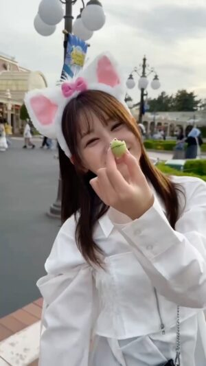 Yui Ito Instagram - ⁡
特別なパワーをもらえる場所だね🐭🏰💕

#dysney #dysneyland #tokyodisneyland #ディズニー #ディズニーランド #東京ディズニーランド #ディズニーコーデ #伊藤優衣 #itoyui #actor #instagood #instadaily #followme