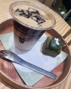 Yui Ito Instagram - ⁡
京都🍵
嵐山の方は初めて行きました。
リフレッシュ。☺️☺️☺️
⁡
前髪が割れてしまってるので
最近はデコ出し。ぴっかーーん！
新鮮でしょ？
⁡
#京都 #嵐山 #おでこ