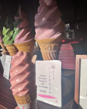 Yui Ito Instagram - ⁡
京都🍵
嵐山の方は初めて行きました。
リフレッシュ。☺️☺️☺️
⁡
前髪が割れてしまってるので
最近はデコ出し。ぴっかーーん！
新鮮でしょ？
⁡
#京都 #嵐山 #おでこ