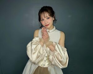 Yui Ito Instagram - ⁡
オセローSC シリアスver.
残り2公演⚫️⚪️
⁡
物語の濃厚さ凄まじい緊張感と集中力、
短時間で様々な感情が湧き、
心を掻き乱される毎日ですが
キャストの皆さんと心を通わせて、
しっかりと目と目を合わせてするお芝居が
とっても楽しいのです。
⁡
皆んなが皆んなをリスペクトしている座組、
本当に素敵なのです。
⁡
#舞台 #シェイクスピア #オセロ #デズデモーナ #stage #shakespeare #othello #desdemona #シアターサンモール #伊藤優衣