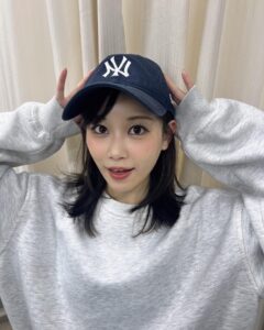 Actress Yui Ito HD Instagram Photos and Wallpapers December 2023