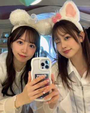 Yui Ito Instagram - ⁡
みぃちゃんとディズニーデート
楽しかった🐭🏰💕
⁡
頑張り屋さんで仲間思いで
きらっきらな笑顔も可愛くて
ちっちゃくておしゃれさんなみぃちゃん。
だいすきだよ〜〜🫶🏻💕
⁡
#dysney #dysneyland #tokyodisneyland #ディズニー #ディズニーランド #東京ディズニーランド #ディズニーコーデ #伊藤優衣 #itoyui #actor #instagood #instadaily #followme