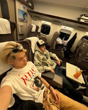 Yuito Takeuchi Instagram - やばい、今久しぶりに鼻血出た
右から❗️❗️

最近楽しいずーっと🐥🐥🐥

あと、1枚目は何描いてるでしょうか