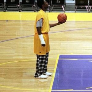 Yuji Okumoto Instagram - This photo says it all. No excuses. KB24. #KobeBryant #BlackMamba #Lakers #LakersNation #NBA #Legend