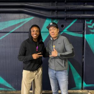 Yuji Okumoto Instagram - Catered food for the Angels today and look who I ran into! @dallasdupreeyoung @mariners @angels @konakitchen