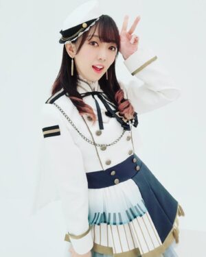 Yuka Nishio Instagram - GBPのパンフレット撮影。
懐かしき初期衣装。
ちなみに西尾は長袖じゃない方がベース弾きやすいです。(右手の都合で)
#バンドリ #bangdream #Morfonica #広町七深 #西尾夕香 #衣装 #gbp2022