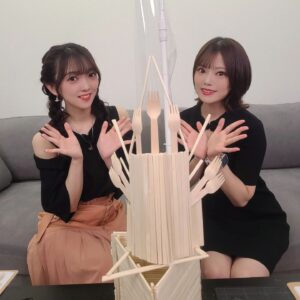Yuka Nishio Instagram - #ツインテールアレンジ #おゆれおTTK #おゆれお #倉知玲鳳 #西尾夕香 #わりばしアート #割りばし工作