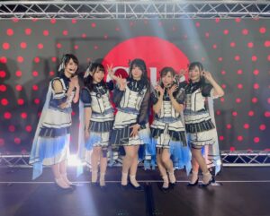 Yuka Nishio Instagram - 「ドクターペッパーのひt……コーラの人～～！！」
リアルMorfonicationライブ会場じゃん！！！！
ってなりました。ラストの寄る辺で。
不意打ちで新曲がきたみんなの反応、すごく嬉しかったなあ～

#声優パーク #サマステ #テレビ朝日 #テレビ朝日夏祭り #Morfonica #広町七深 #西尾夕香 #進藤あまね #直田姫奈 #mika #Ayasa