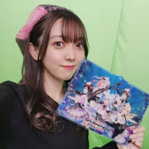 Yuka Nishio Instagram - いつぞやの生放送。
アクリルボードは後日ゲーセンでゲットしたよ～
#バンドリ #ガルパ #広町七深 #西尾夕香