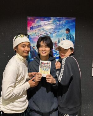 Yuki Torigoe Instagram - 🦆🩵
#鴨川 #鴨川ホルモー #鴨川ホルモーワンスモア
#中川大輔 さん#佐藤寛太 さん#平井まさあき さん #鳥越裕貴 
#まもなく本番 #グッズめちゃくちゃ可愛いでぇ