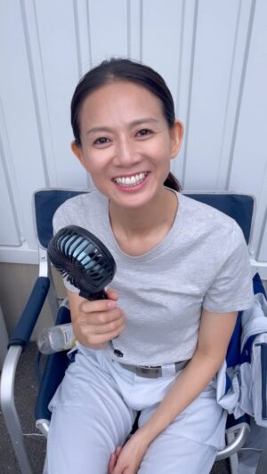 Yukiko Shinohara Instagram - （マネージャー投稿🕺🏻）
カメラを向けると必ず何かしてくれる女優〜篠原ゆき子〜
そんな#篠原ゆき子 出演の#ガラパゴス #nhkbsプレミアム で2月6日、2月13日（２週連続放送）21時から放送されます！！篠原のメインは13日ですが、とっても面白いので、是非是非今夜からご覧くださいませ！よろしくお願い致します！🙇‍♀️
#nhk #ドラマ #一発芸 #じゃあちょっとお願いします #なんかすいませんでした