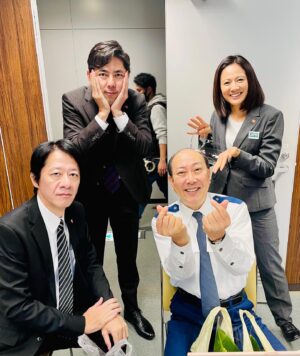 Yukiko Shinohara Instagram - 本日21時から相棒19よろしくお願いします！
７ヶ月続いた撮影もそろそろ終わりに近づいてきて寂しいです。
いつも温かい思いやりや、さりげないアドバイスをいっぱいくださった先輩方とパチリ😊📸いつも本当にありがとうございます！！
#テレビ朝日 #相棒19 #伊丹憲一 #芹沢慶二 #中園照生 #出雲麗音 #川原和久 #山中崇史 #小野了 #篠原ゆき子 #きゅんです