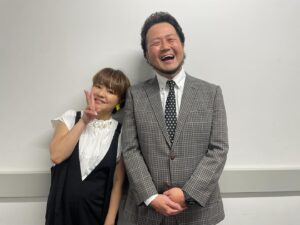 Yuko Nakazawa Instagram - ⭐︎⭐︎

無事に
トークライブ開催・終了致しました。
ご覧いただきました皆様、
ありがとうございました。

青木パパさんの「モーニング娘。」に感動。
改めて、
大病を乗り越えらたパパさんの
Powerに感動。
記念すべき２０回目のゲストに選んでもらえて
本当に嬉しかったです✨

パパさーん！まだまだ話し足りなーいので
是非また呼んでください！

@blueriveraoki  パパ
#ブルーリバーさん
#トークライブ談笑