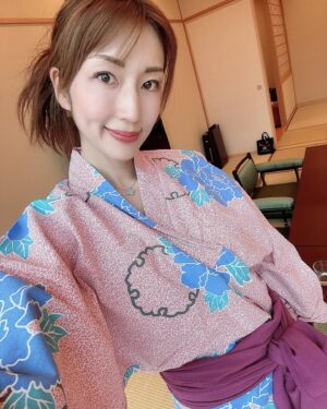 Yûko Shôji Instagram - 母の日にプレゼント渡せてなかったので近場で温泉旅行♨️
@manyo_toyosu 豊洲の万葉倶楽部へ✨☺️
娘も一緒に親子3人女子旅楽しかったぁ🥰
3人で大浴場行ったり部屋風呂も箱根の温泉と同じらしく
気持ちよくて何回も入りました^_^
そしてアートメイクしたからずっとスッピンでいたよー笑
@kinshicho.beautyclinic 錦糸町ビューティークリニックの眉毛アートめちゃくちゃオススメ✨
凄く上手で、母も私のみてやることに！笑
全く痛くないしやって本当に良かった^_^
朝、眉毛描くのに時間かかってたから超楽ちん🌟
#豊洲万葉倶楽部#親子旅#温泉#アートメイク#アートメイク眉 #眉毛