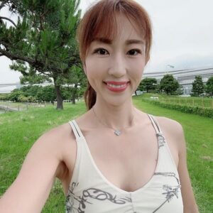 Yûko Shôji Instagram - ベストボディジャパン神戸大会まであと2週間！！
という事で雨の日以外毎朝ジョギングかウォーキングしてます✨この日は母も誘って2人で1時間以上早歩きしたよぉ✨☺️
私が着てるヨガウェアは
@yomoment_official ヨモの新作だよぉ❣️
私のクーポンコード
YUKO0222を入れたら20%OFFで購入出来ます🌟

そして6/21(金)0時~
夏日特集MAX60%OFF  ベストセラー MAX70%OFF  新作40%OFFになるそうです✨

#yomoment#ヨガウェア#ランニング#ジョギング#ウォーキング#有酸素運動#ベストボディジャパン