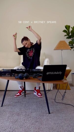 Yulia Kirillova Instagram - getting ready for prom 😉

#djgirl#mashup#hiphop#50cent#britneyspears#transition