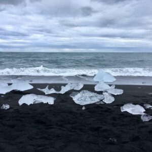 Yuliya Prolygina Instagram - Зима в Исландии не лютая (до -6), зато лето удалось.