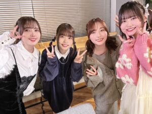 Yume Miyamoto Instagram - .
昨日は #まとスレ 生放送！
ありがとうございました⛓️❤️‍🔥

オーディションから約3年...！！
私自身も放送を待ちに待っておりました👀

#桃桃鎖桃 にも参加できて本当に嬉しいです🍑
髪型は日万凛ちゃん意識でハーフアップ！

放送は１月４日から！
アニメ『#魔都精兵のスレイブ 』
よろしくお願いします！！！

#あかりんきれいしゅぎる
#寧々ぽん一緒にお仕事嬉しいネ
#日菜ちゃん陽気で可愛かった太陽だねえ
