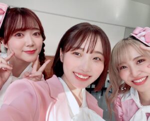 Yume Miyamoto Instagram - Twitterとは別verの供養〜！！！
かわいい衣装用意してくださって
ありがたやや〜♡

みてみて！あやさちと
帽子お揃いだったの！
前の収録であやさちが気づいて
昨日被ってきてくれたんや〜うれし
なちゃんも昨日はキャップスタイルでしたぜ😎

改めていつも聞いてくださって
ありがとうございます！
よくラジオで話してるネタとか流れをやったら
お客さん達が反応してくれてるのみて
「いつも聞いてくれてるんだなあ」って実感して
とっても嬉しかったあ！！！

また振り返りの収録回で色々お話しするねー！！
お越しくださった皆様
配信をご覧になってくださった皆様
メールやアンケートをくれた皆様！
ありがとうございましたーーー！🥰