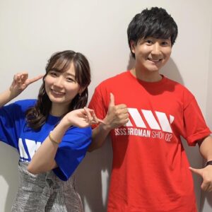 Yume Miyamoto Instagram - #GRIDMAN_UNIVERSE 
#グリッドマンユニバースショー

本当に本当に、素敵な時間でした。
ありがとうございました！！！

はーーーー楽しかった.....！！！！！
たっっっくさん盛り上がってくださって、
本当にありがとうございました！！！
皆さんの熱量がすごかったよ！！！！

たくさん、色んな言いたいことが溢れてくるけど
また後日写真たくさんあげるね😌

とりあえず6年前からの相方と🤘

パンフレットの表紙絵からもわかるけど
今回は裕太六花とか、よもゆめのTシャツの色が
反転してるんだよね😉へへ

最高の座長でっせ！！！