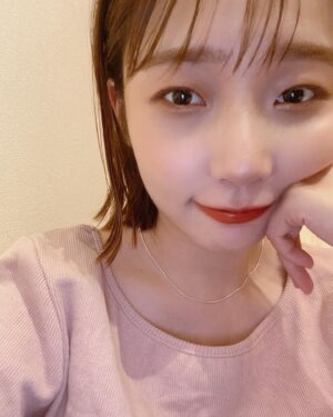 Yume Miyamoto Instagram - 質問たくさんありがとうございましたんたん
自撮りみせろみせろいうから
なんか何枚か撮ってみたさ！はん！
自撮りって恥ずかしいんだよ！！！！笑
記念すべき500個目の投稿だってさ！いつもありがとう。

おうちにダイニングテーブル届いてご満悦。
おやすみ〜〜