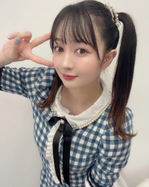 Yuna Ego Instagram - ⁡
最近はちゃんと色々写真に残すようにしてます🙌
わたしが14.15歳の時によくしてた高めツインの外ハネ🎀思い出の髪型です👏