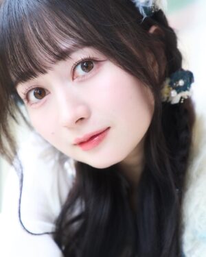 Yuna Ego Instagram - ⁡
わたしが大好きでお気に入りだった衣装の靴です☁️
MV撮影で山とか森とかに行った時に汚れちゃったんですけど、お気に入りだったことを衣装さんが覚えていてくれて また履けるように綺麗にして写真集の撮影の時に用意してくれてました🥺