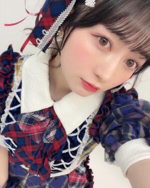 Yuna Ego Instagram - ソロライブのグッズ撮影のときの☁️