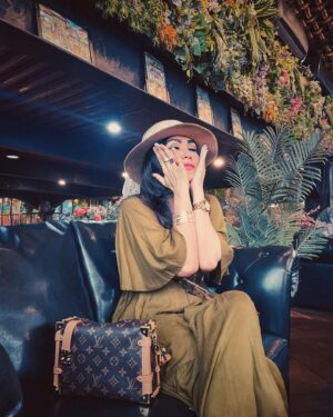 Yuni Sulistyowati Instagram - 01.01.2024
.
.
#❤️u
