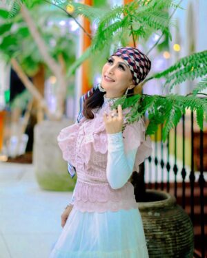 Yuni Sulistyowati Instagram - Smile…
.
.
#loveofmylife