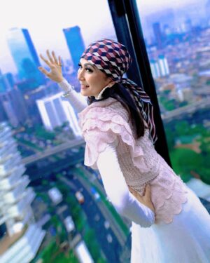 Yuni Sulistyowati Instagram - Smile…
.
.
#loveofmylife