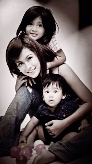 Yuni Sulistyowati Instagram - My Love..
.
.
#forever#and#ever